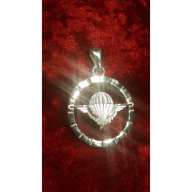 Pendentif en or Jaune 750 Avec La Symbole Des Parachutiste